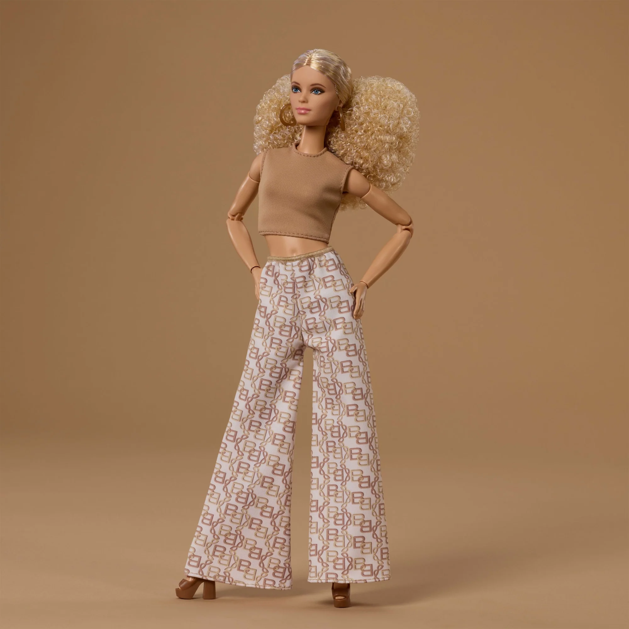 Barbie Basics Collectible Doll, Model 07 With Blonde Hair in White Pants With Golden Print - Image 2