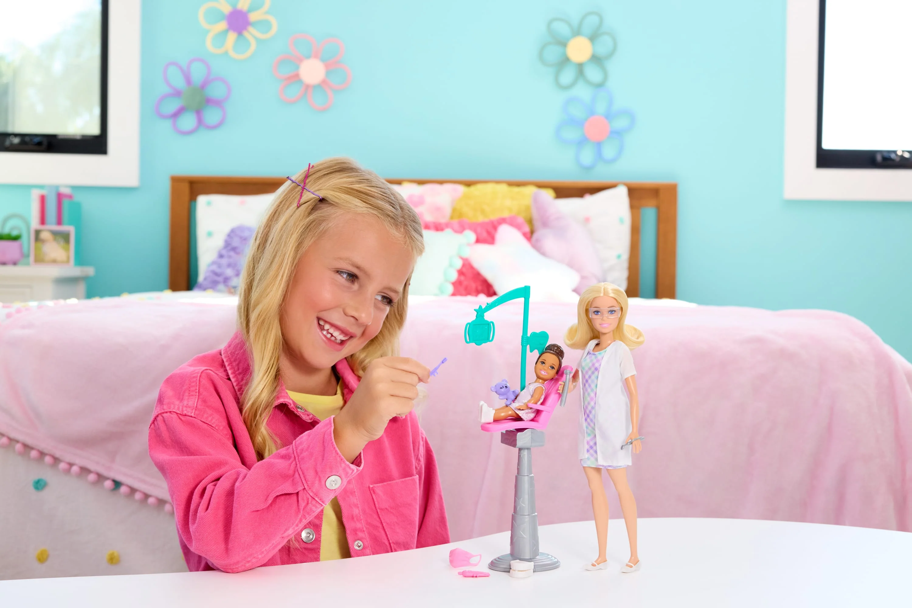 Barbie Careers Dentist Playset With Blonde Fashion Doll, Small Doll, Examination Chair & Accessories - Image 2