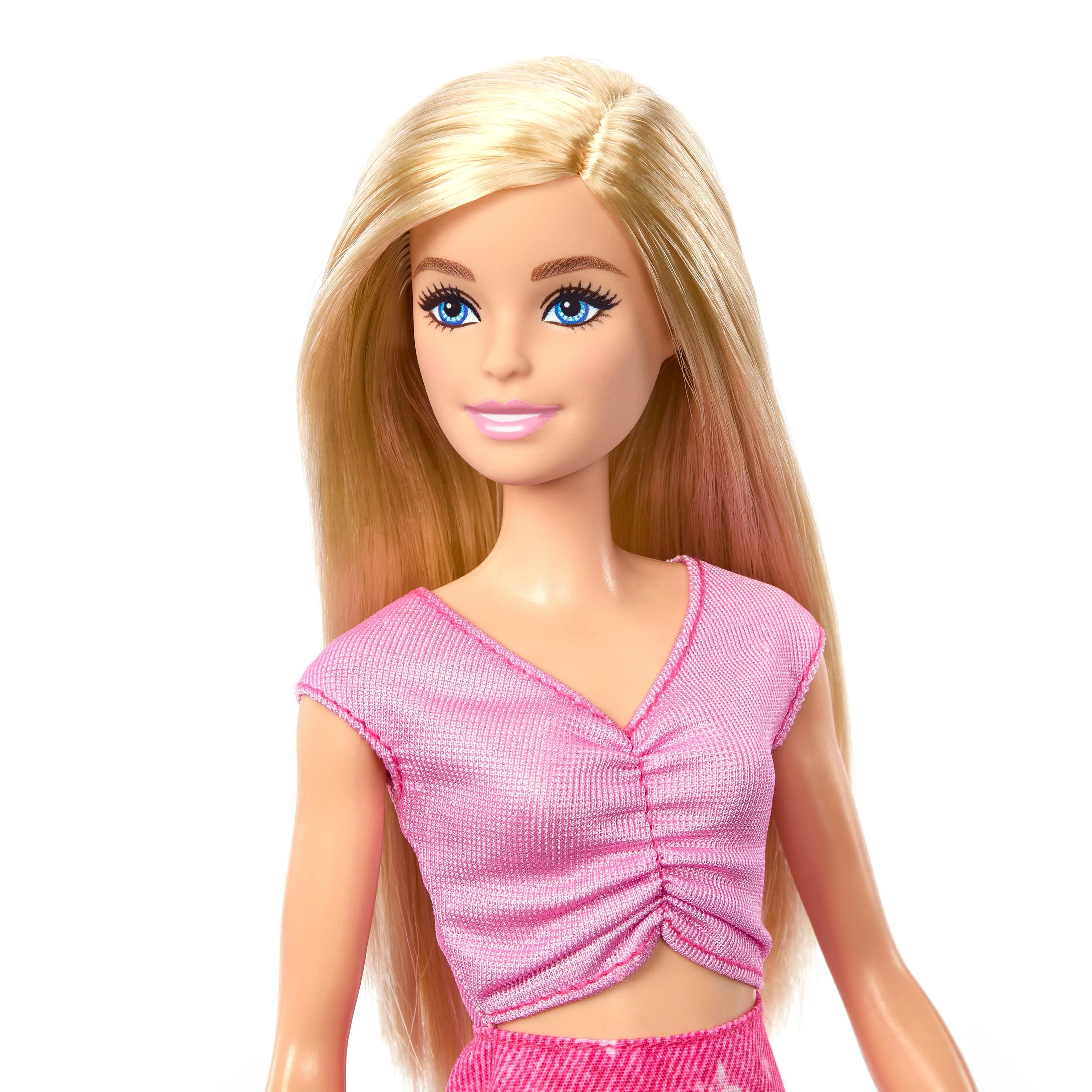 Barbie Family & Friends Limitless Adventure ‘Malibu’ Fashion Doll With 10+ Travel-Themed Accessories - Image 3