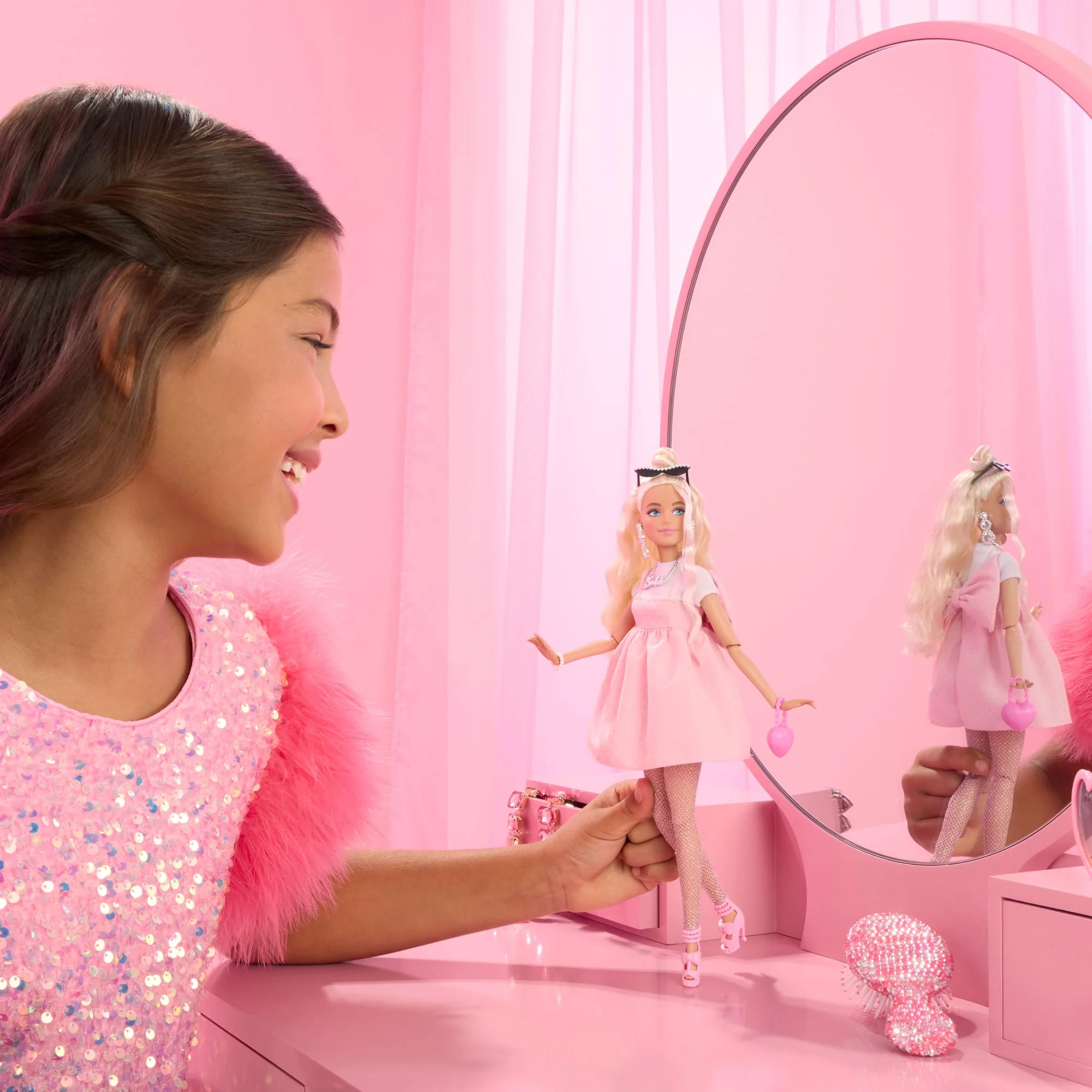 Barbie Fashionista Boneca Deluxe Vestido Rosa com Laço - Image 2