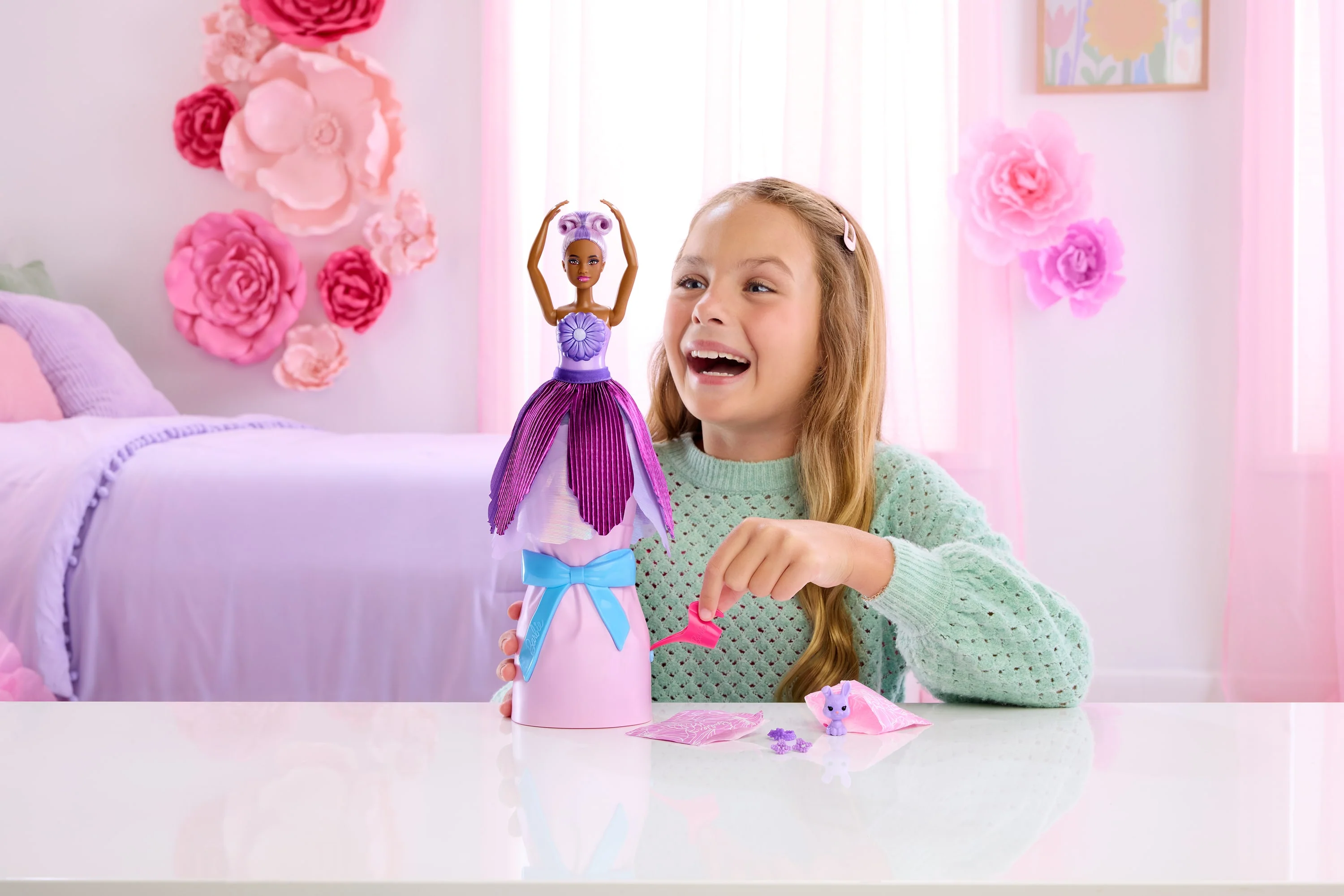 Barbie Petal Pop Boneca Barbie Reveal Margarida Roxa - Image 2