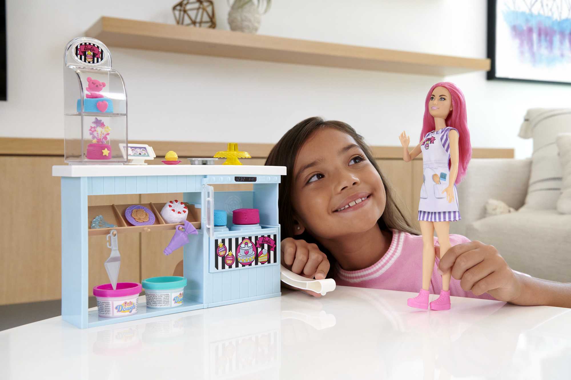 Barbie Profesiones Set de Juego Repostería para Decorar - Image 2