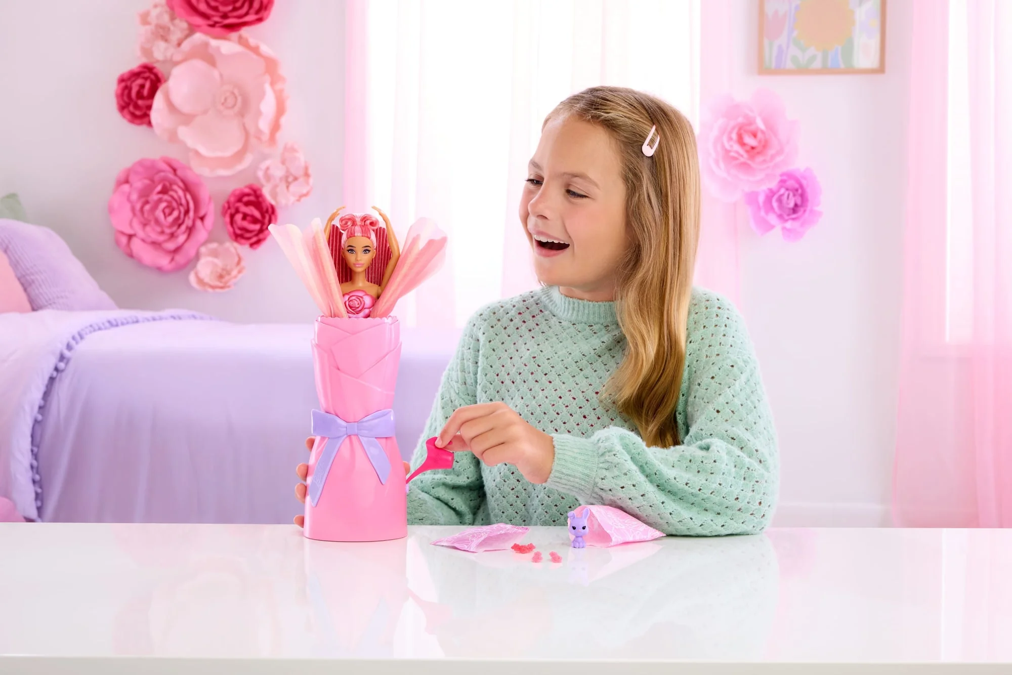 Barbie Reveal Petal Pop Rosa Vermelha - Image 2