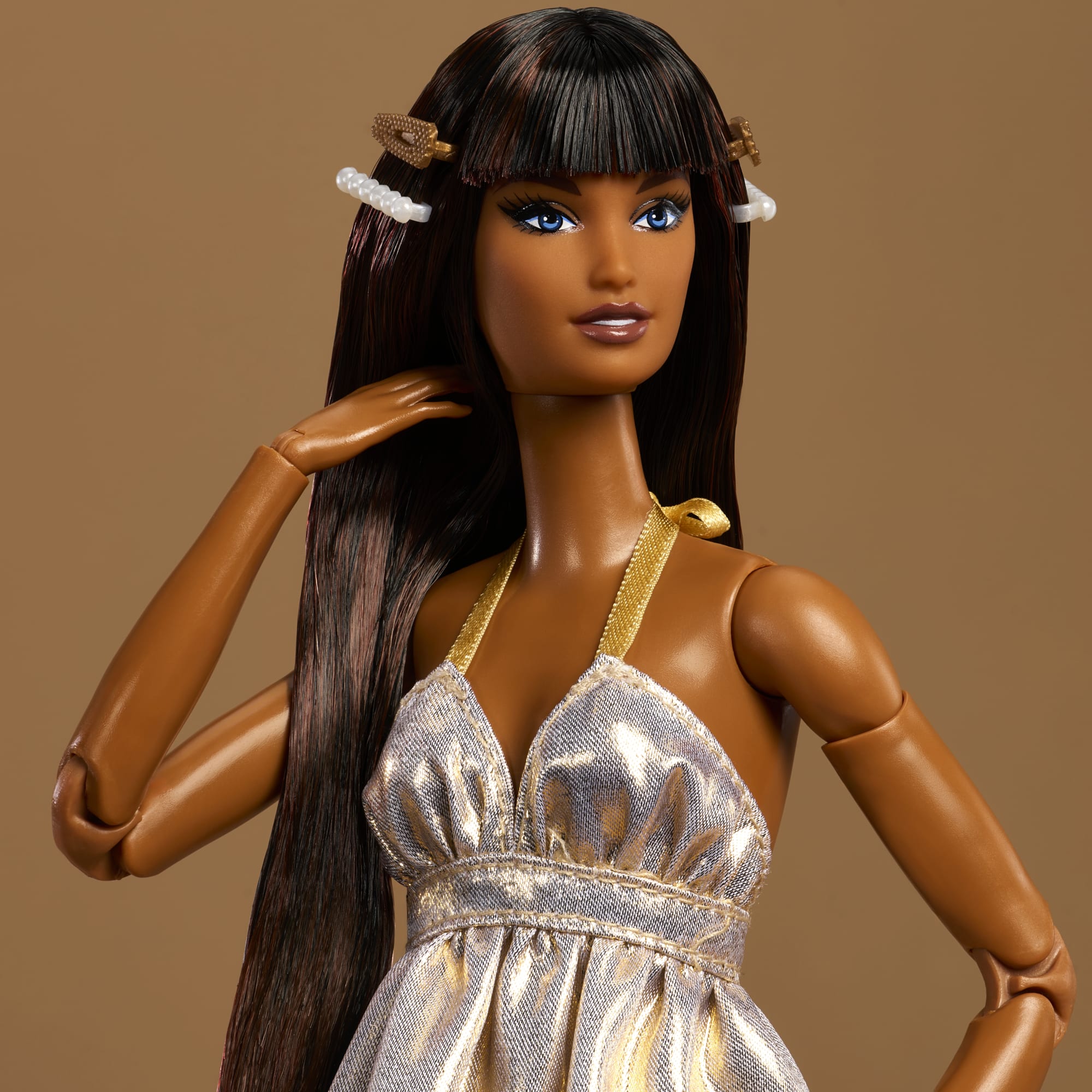 Barbie You Create Barbie Basics Neutral Kit 001, Customizable Fashion Doll & Universal-Fit Clothing | Mattel - Image 4