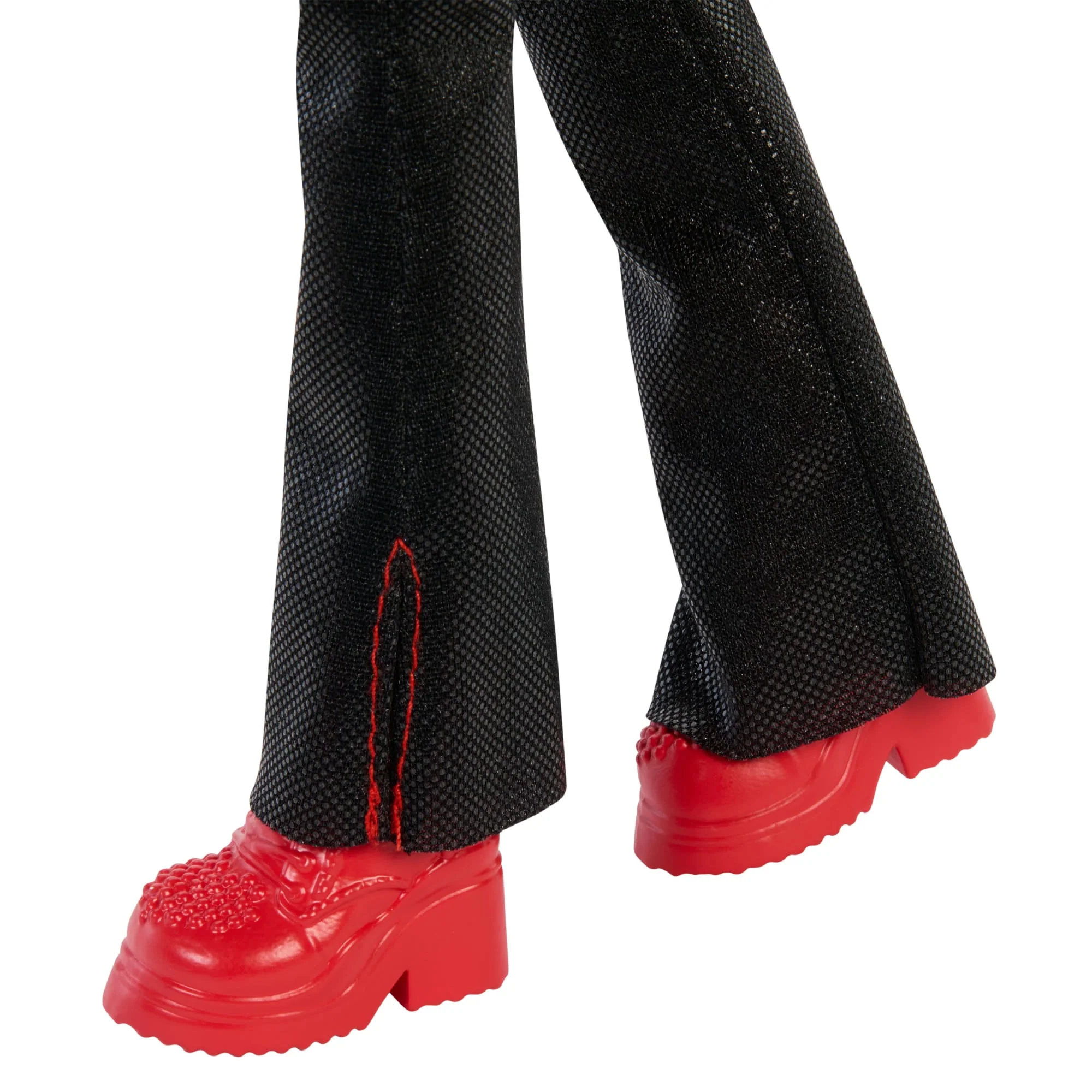 Disney Descendants: The Rise Of Red Doll Singing Red Doll With Movie-inspired CloThes & Accessories, Sings “Red” - Image 5
