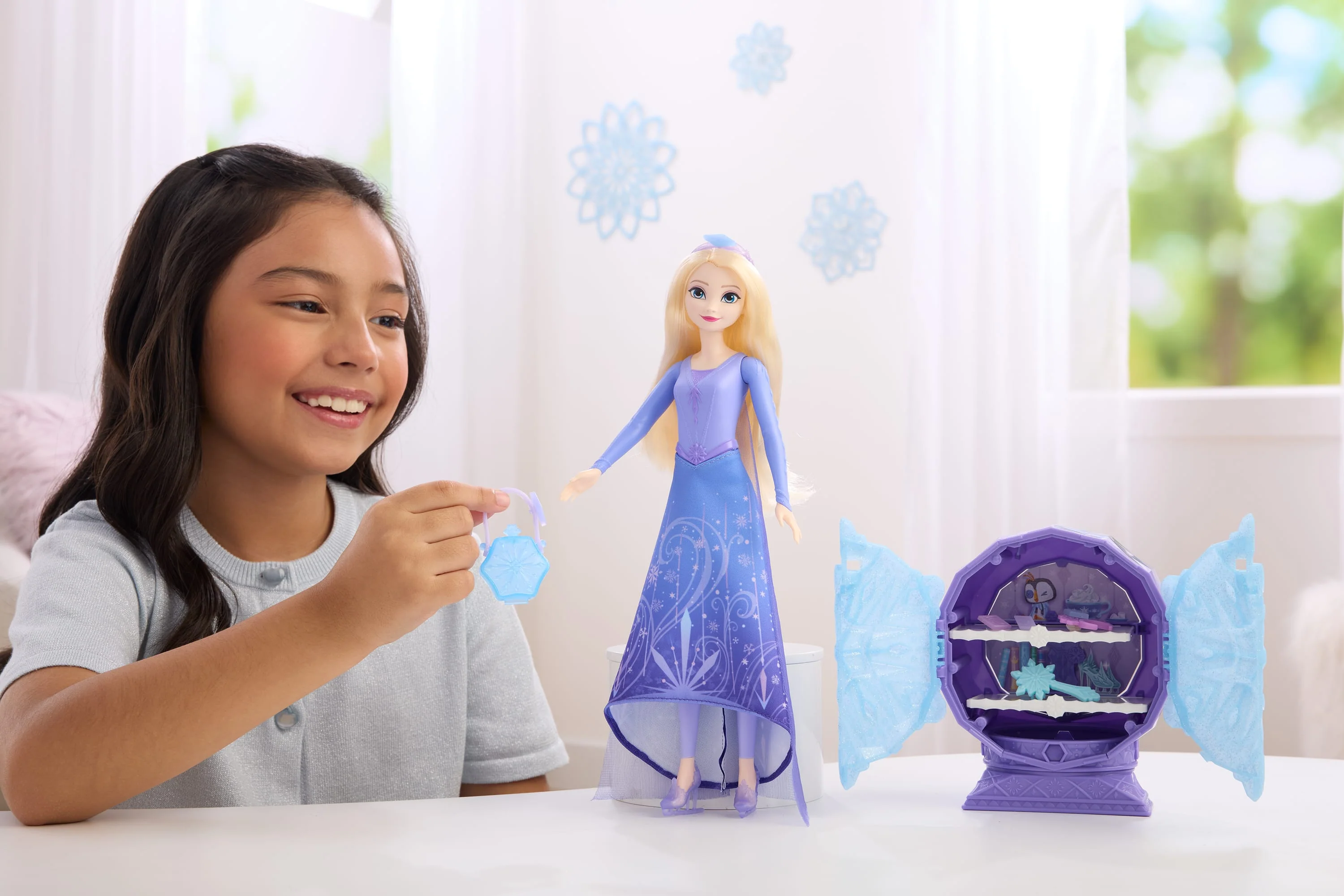 Disney Frozen Jewel Reveal Ice Skating Elsa Fashion Doll With 8 Surprises Including Gem Box & Accy - Image 2