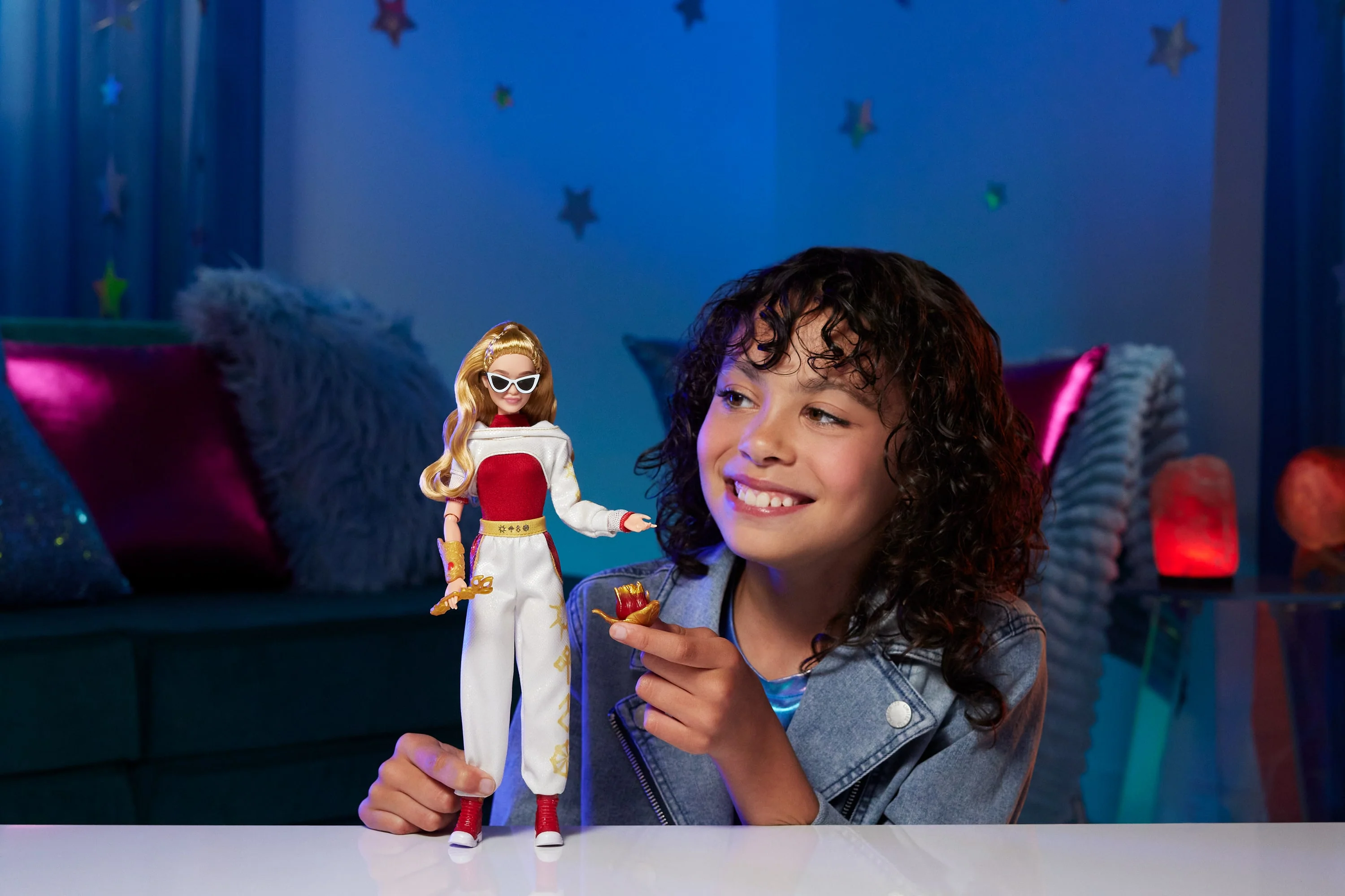 Disney Zombies 4: Dawn Of The Vampires Nova Bright Doll With Movie-Inspired Outfit & Accessories - Image 2