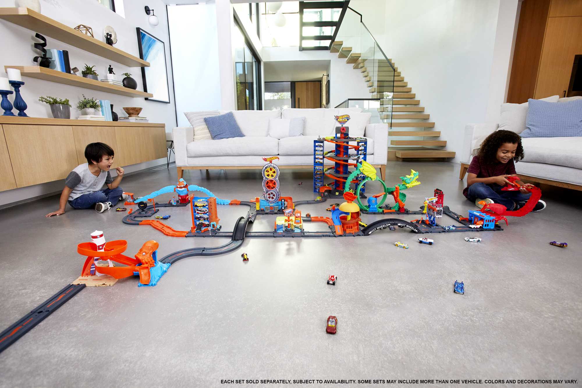 Hot Wheels City Track Pack, 10-Piece Set, With 1 Car, Gift For Kids 4 Years & Older - Image 2