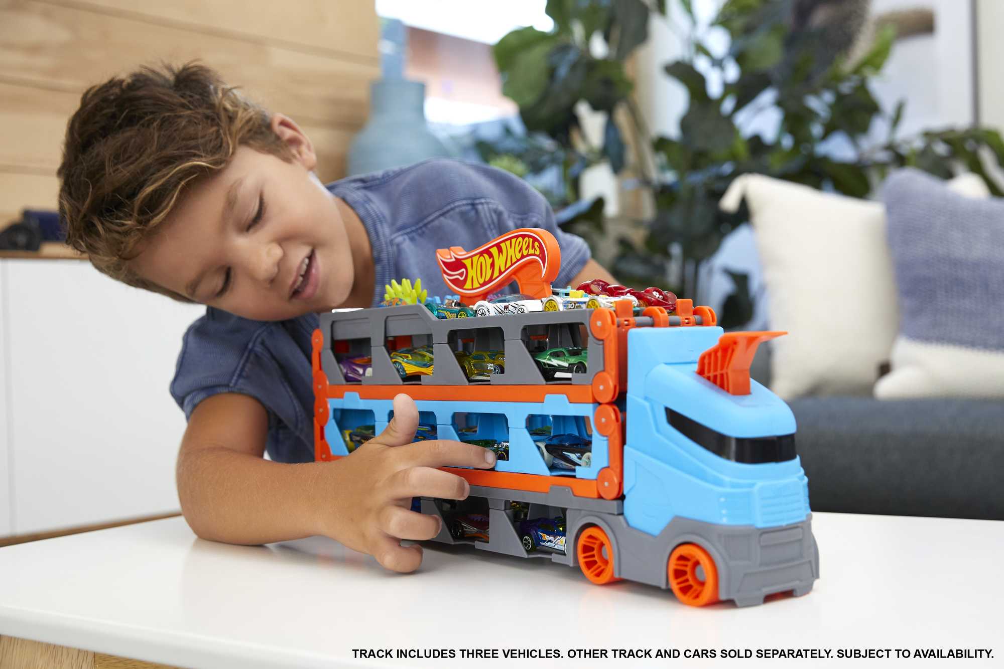 Hot Wheels City Pista de Brinquedo Trailer Speedway - Image 4