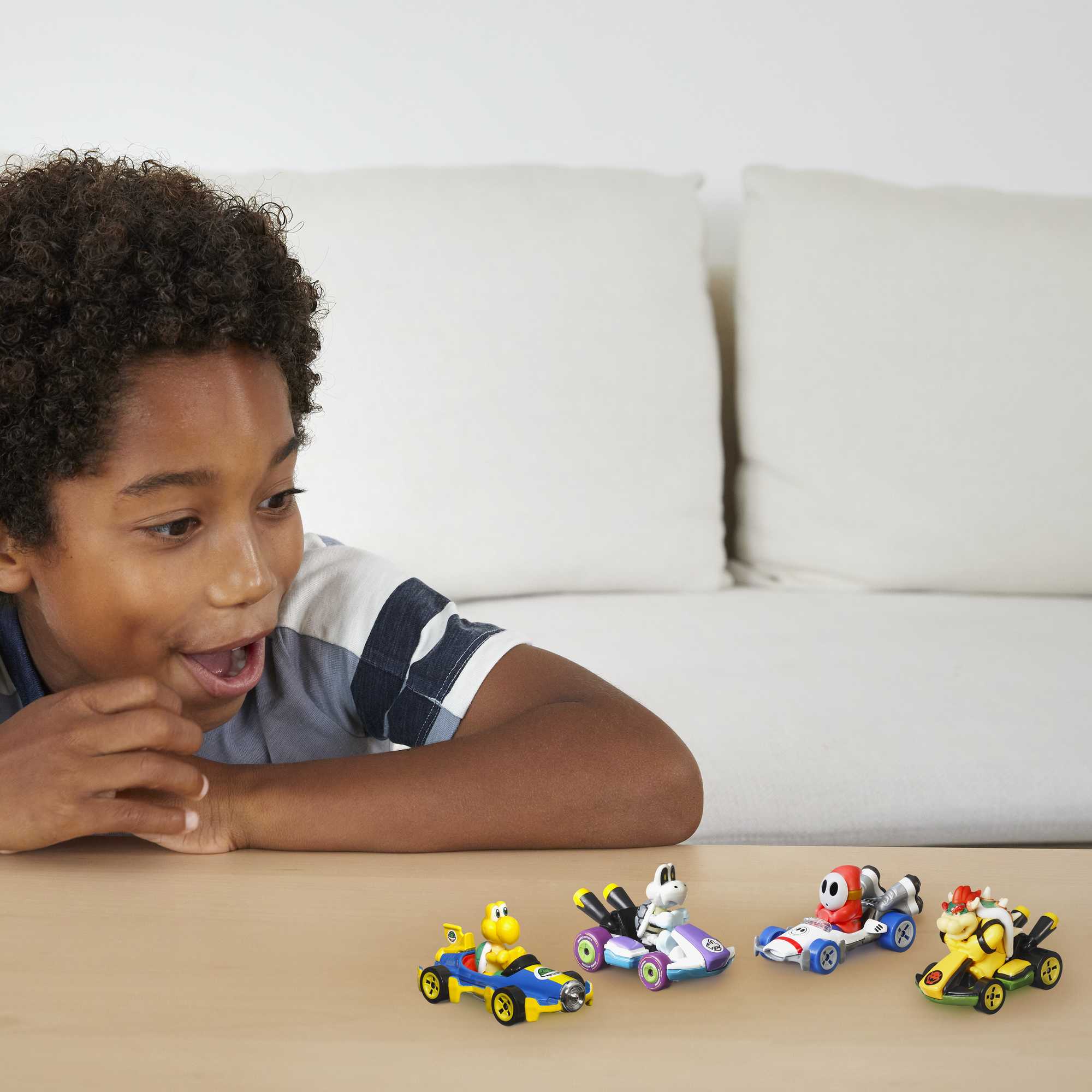 Hot Wheels Mario Kart Vehículo de Juguete paquete sorpresa de 4 autos - Image 2
