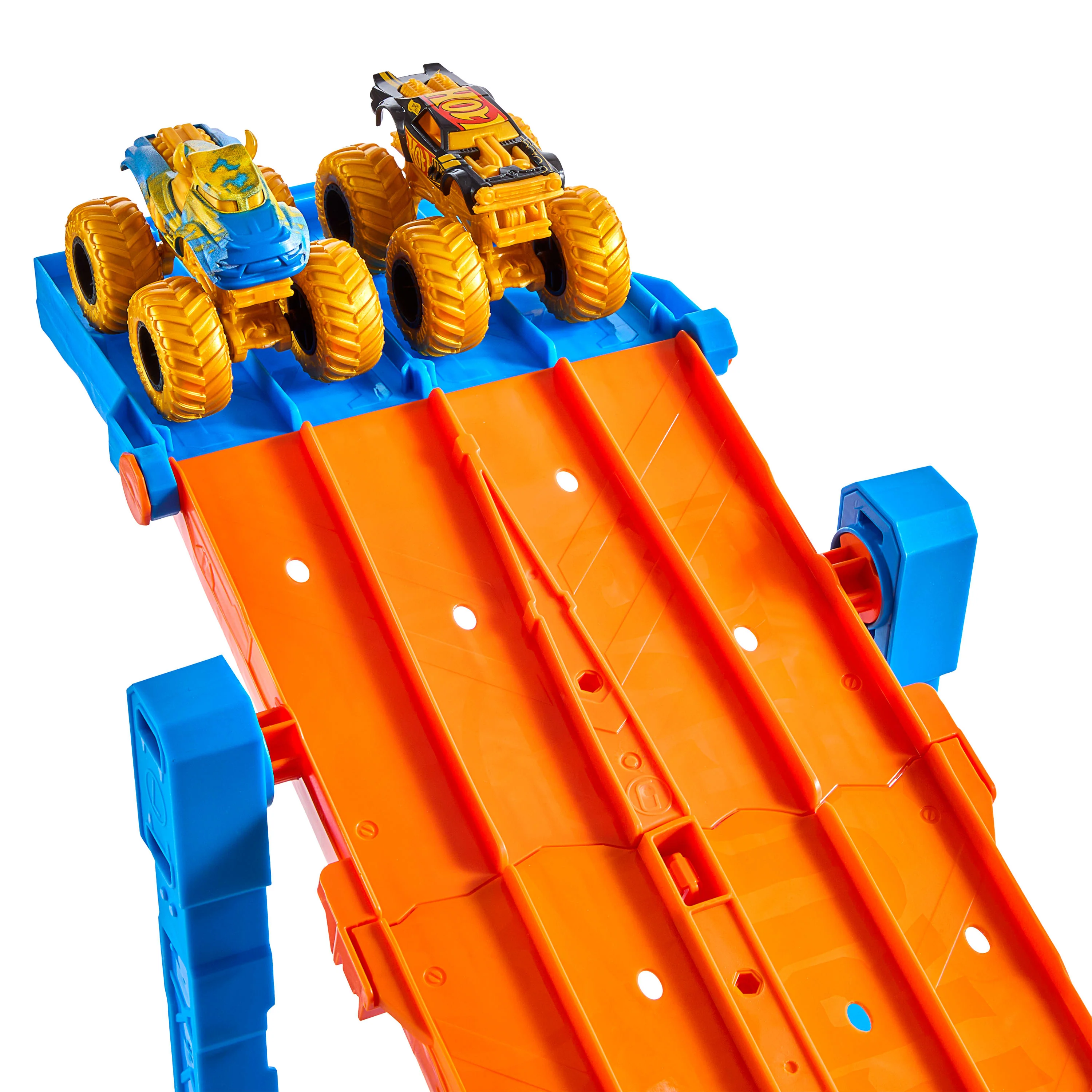 Hot Wheels Monster Trucks Dual Terrain Raceway, 4 Feet Long With 2 Toy Trucks & 2 Crushed Cars - Image 3