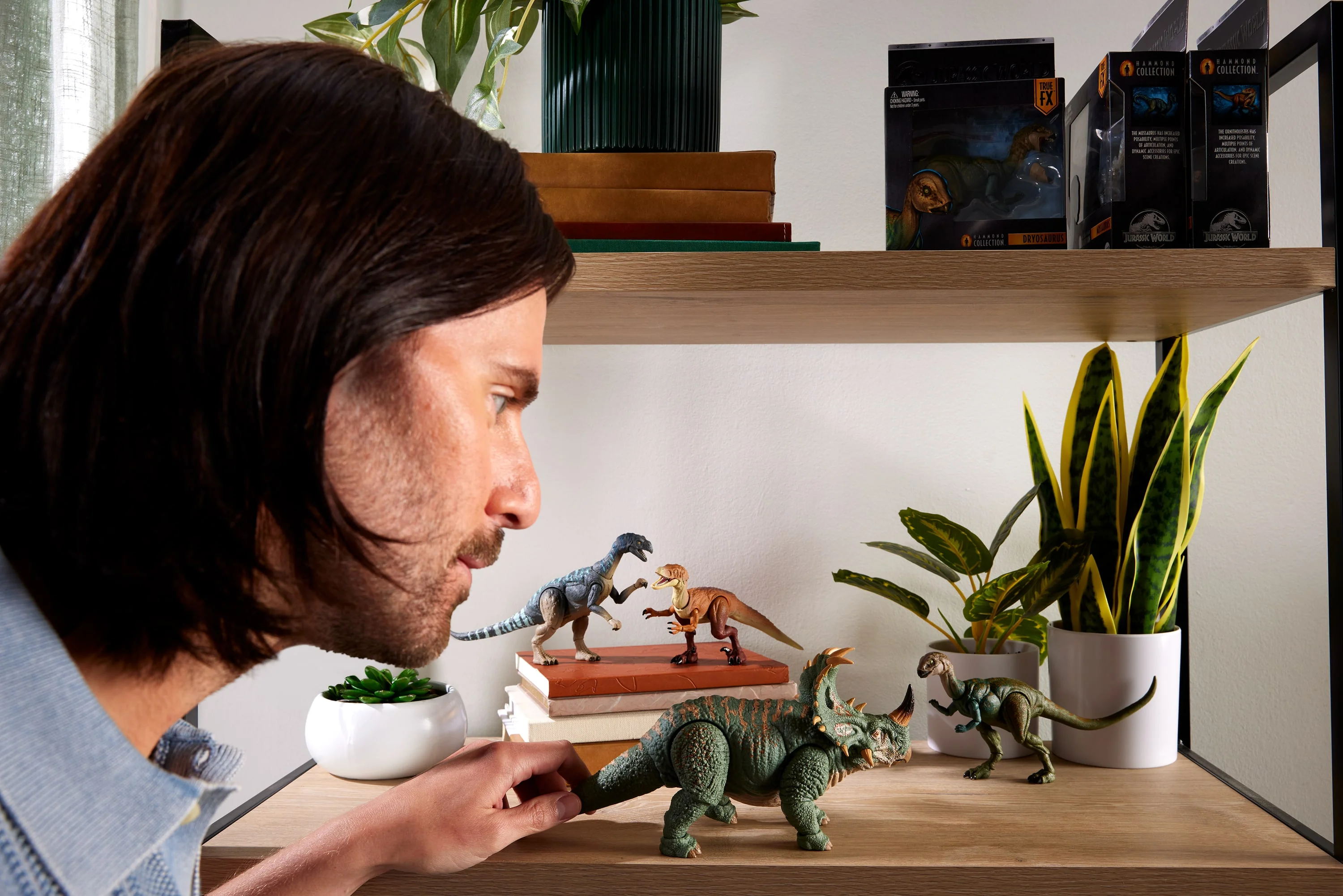 Jurassic World Hammond Collection Dinossauro de Brinquedo Sinoceratops - Image 2
