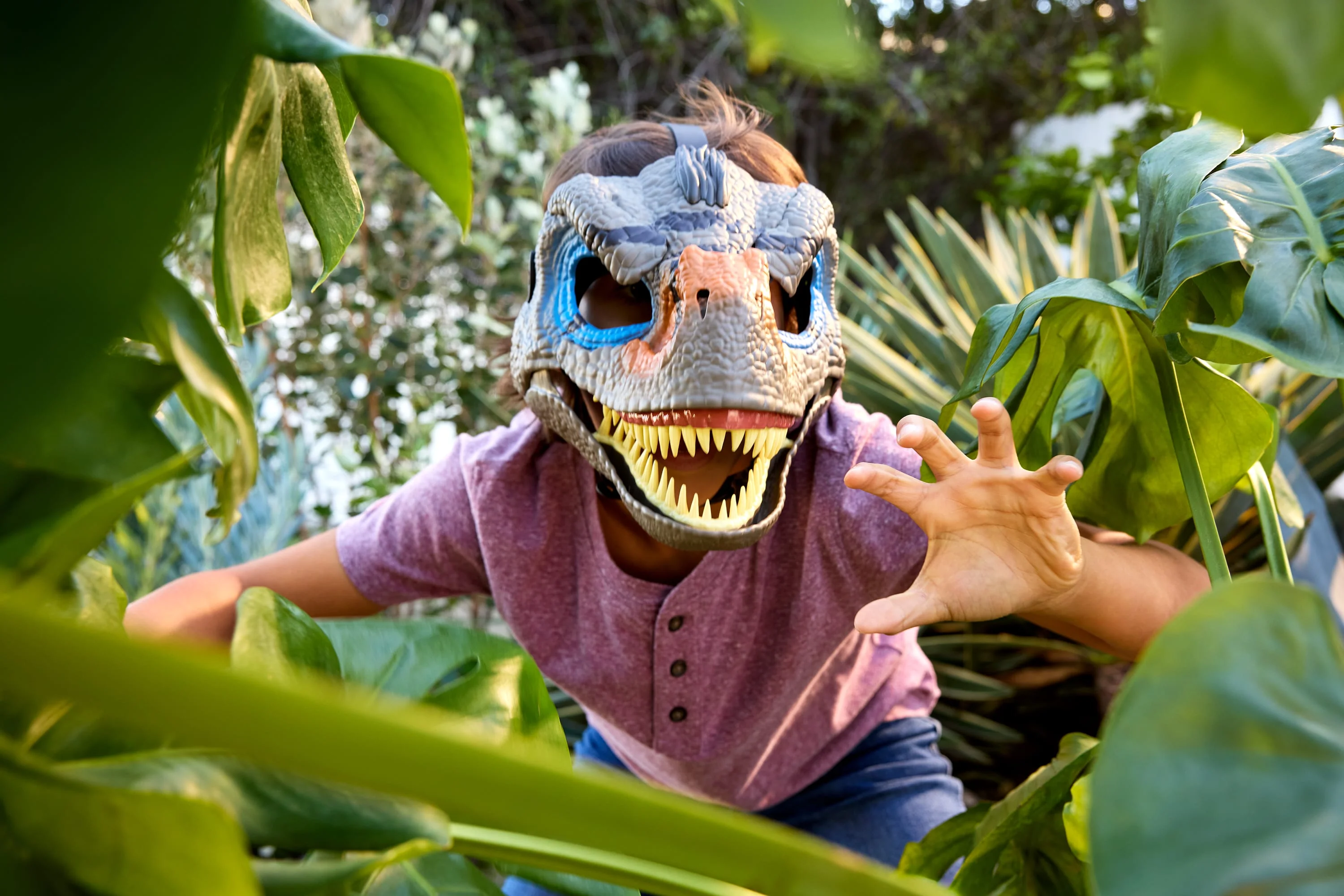 Jurassic World Snarlin Sounds Velociraptor Mask With Roar & Growl Sounds, Dinosaur Head - Image 2