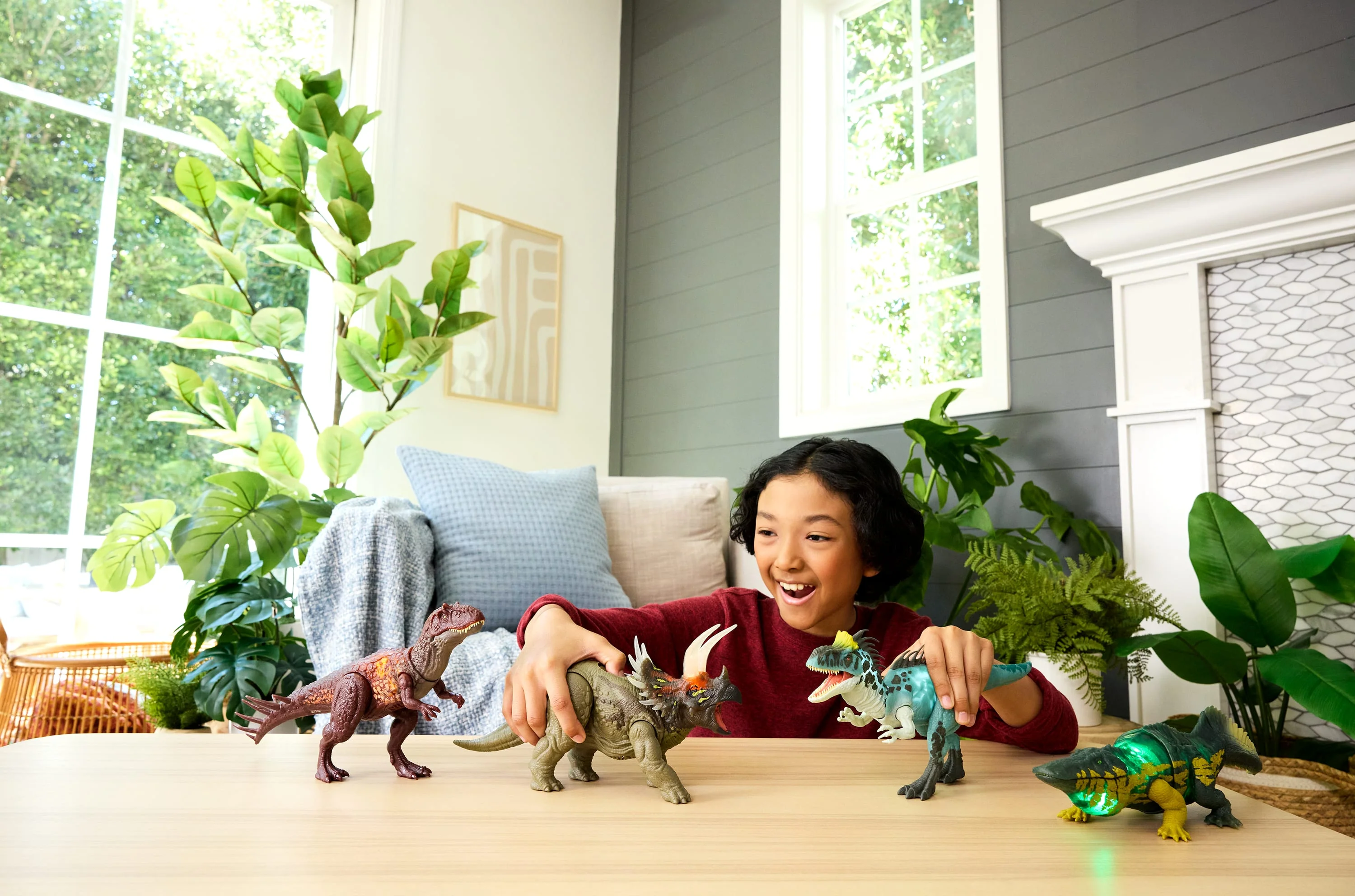 Jurassic World Wild Roar Crylophosaurus Dinosaur Action Figure Toy, Attack & Light & Sound - Image 2