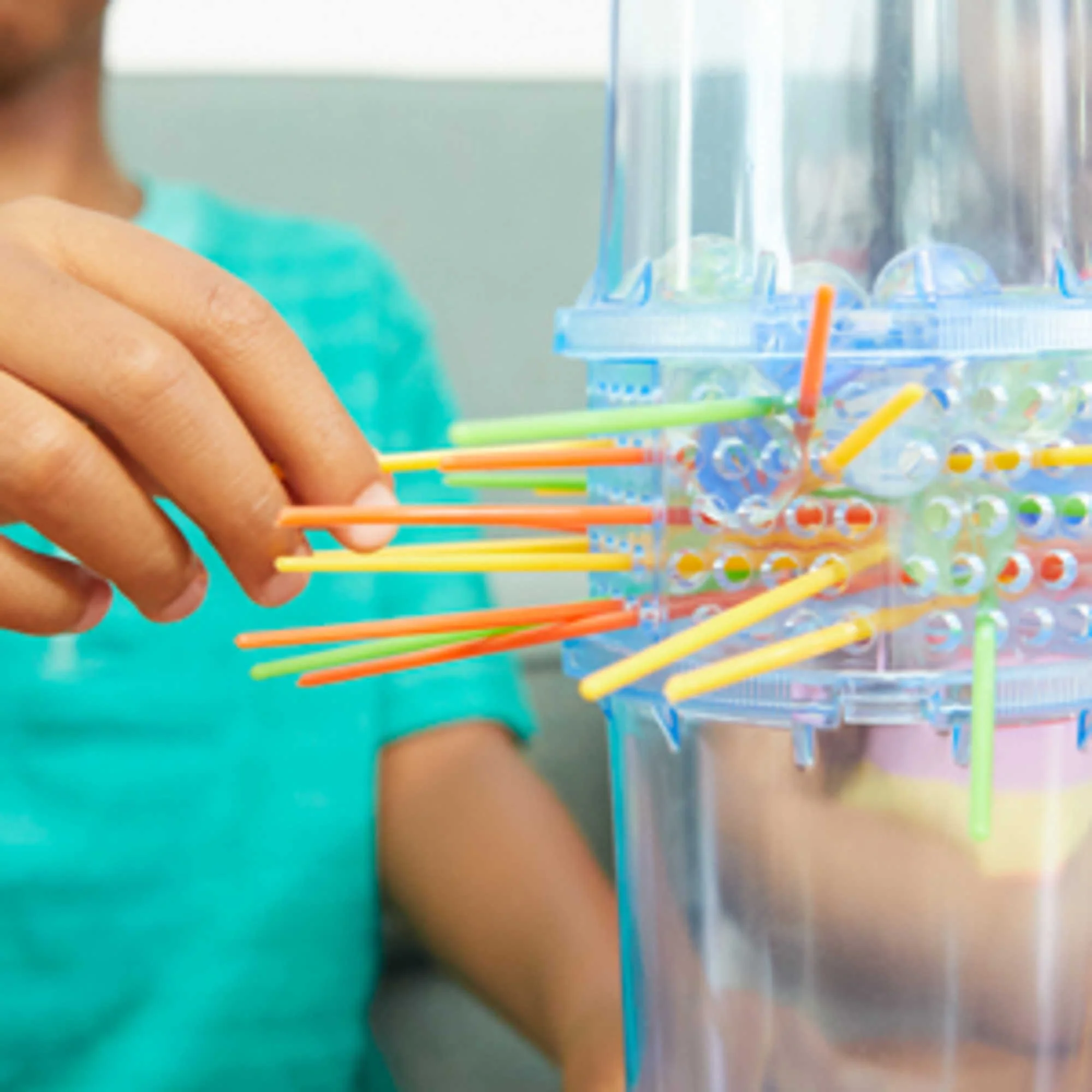 Kerplunk Kids Game, Easy-To-Learn Family Game For 2-4 Players - Image 5
