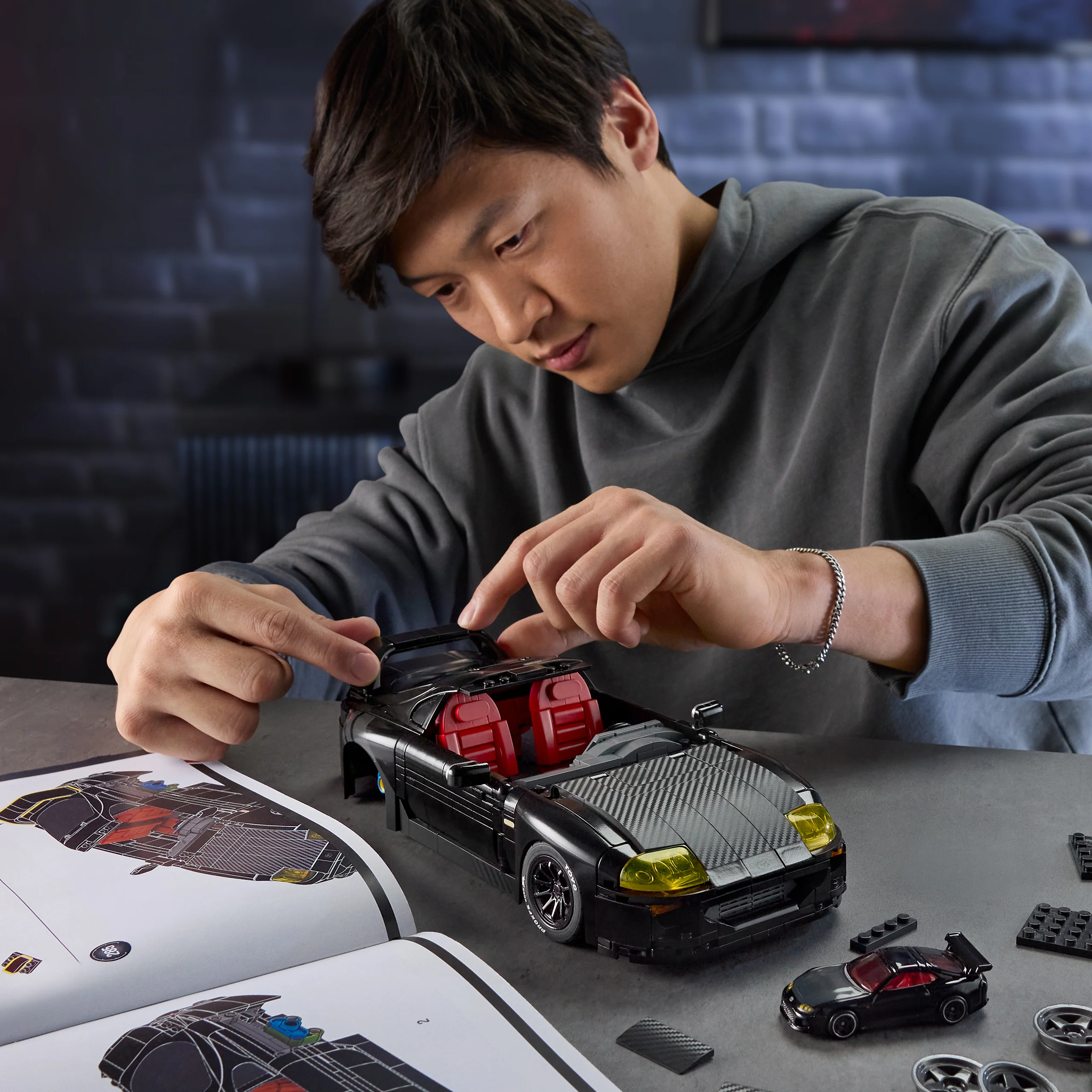 Mattel Brick Shop Hot Wheels ’94 Toyota Supra Mkiv Building Toy Kit - Image 2