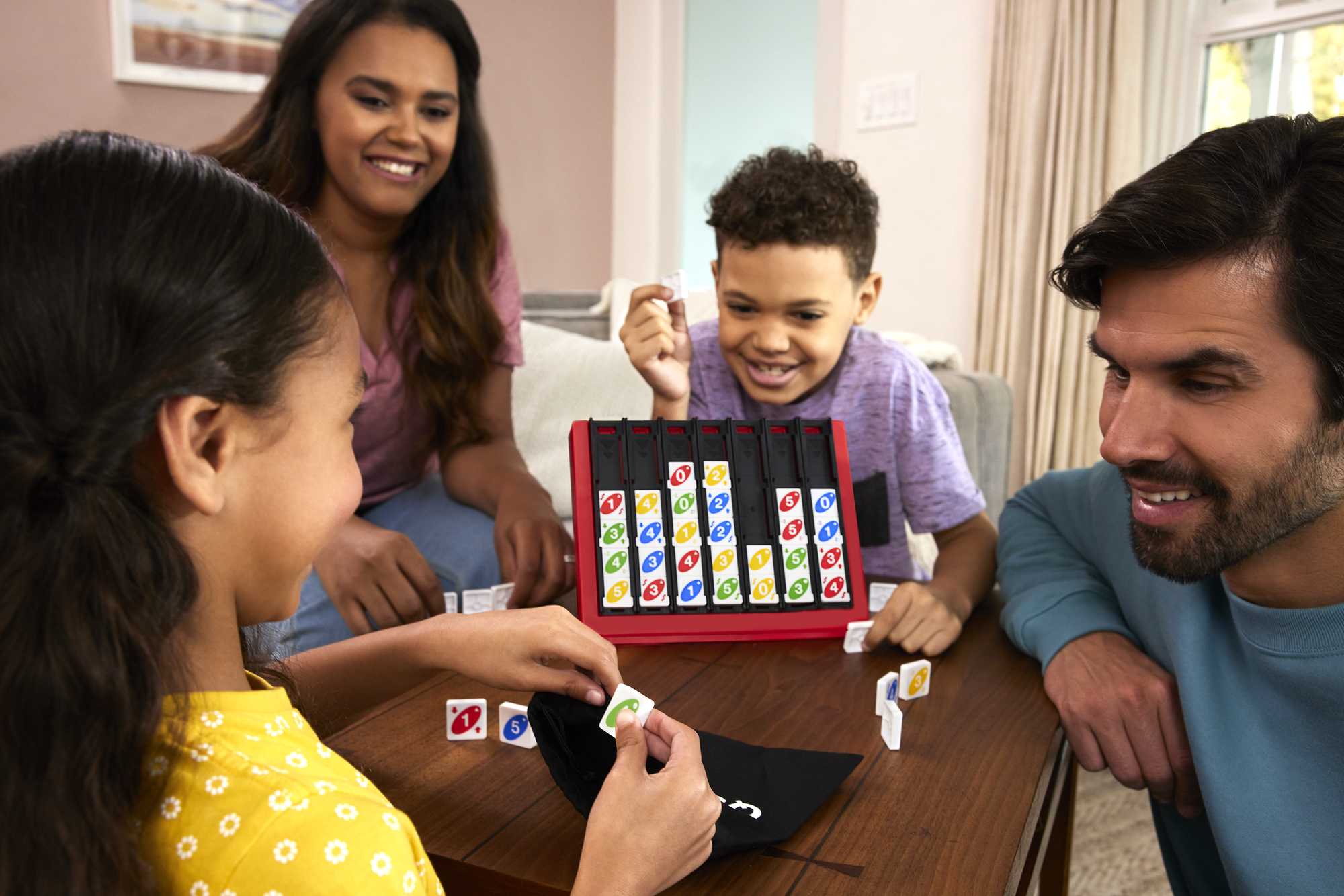 UNO Quatro Jeu Pour Adultes, Familles et Soirées de Jeux - Image 2